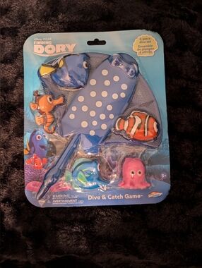Disney Finding Dory Dive & Catch Game - Blue, Orange, Pink